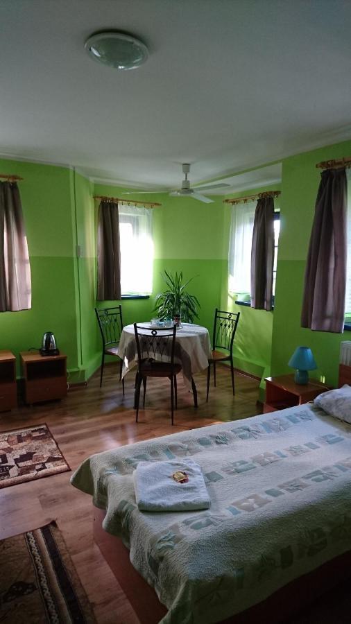 Hotelik Warmia -Pensjonat, Hostel Lidzbark Warmiński Eksteriør billede